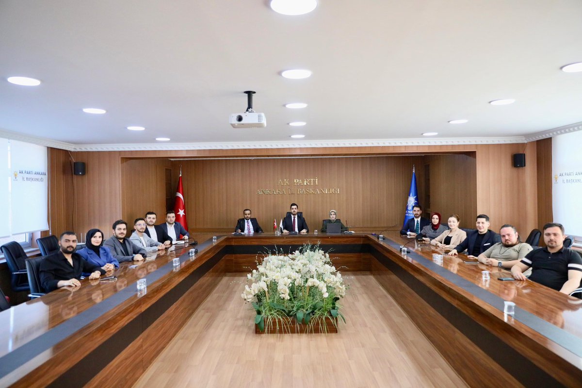 İl Gençlik Kolları Başkanımız Halil Atasoy’un başkanlığında Olağan Yürütme Kurulu Toplantımızı gerçekleştirdik.