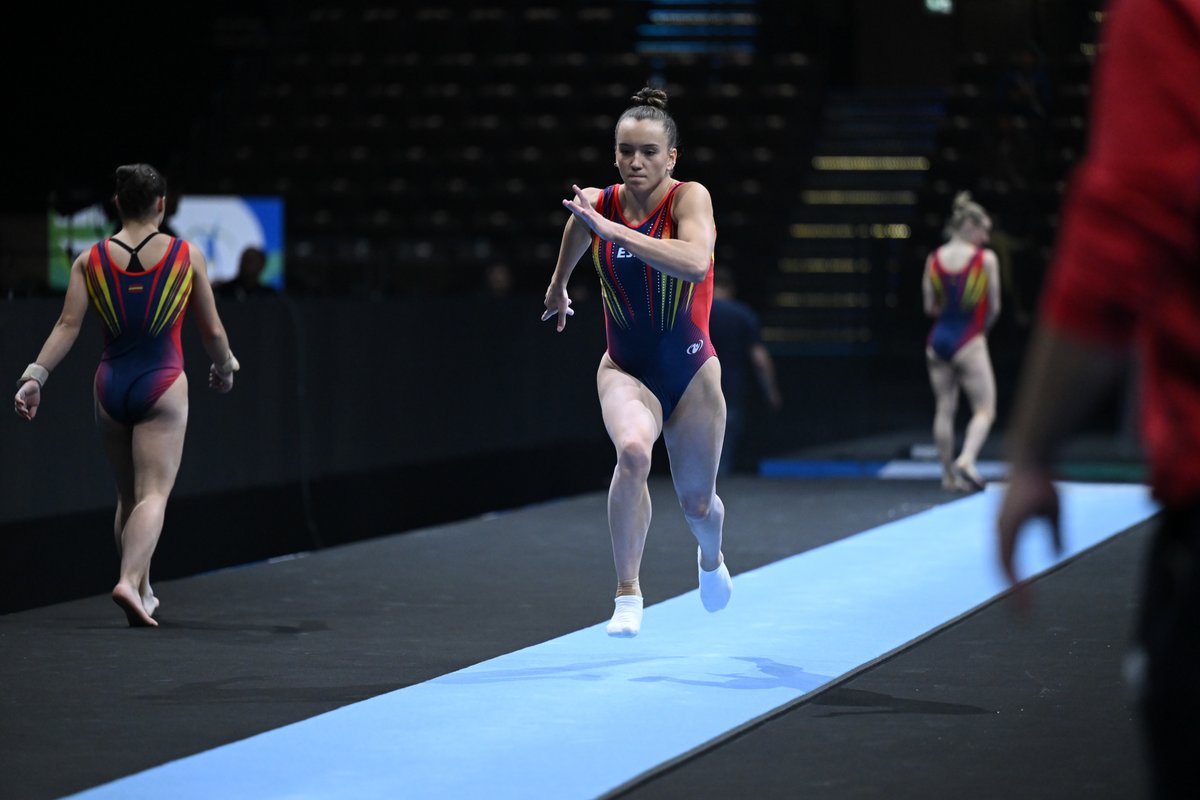 🤸‍♀️Gimnasia Artística l Europea

Laia Font🇪🇸 CLASIFICADA A LA FINAL DE SALTO TRAS ACABAR EN SÉPTIMA POSICIÓN

🔸 Gran competición de Laia que estará en la final del sábado a las 13.40. Tres finales para la gimnasia artística femenina en este europeo ¡VAMOS!
