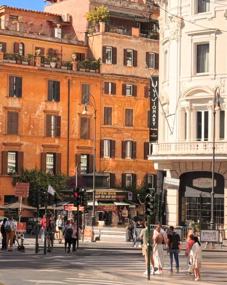 Un giorno a #Roma , ad un incrocio