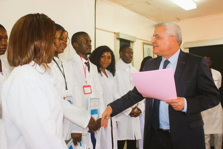 Formation
Yaoundé, 23 mai 2025.
Les étudiants de la 32ème promo de l'ETAM du CPC présentent leurs travaux tuteurés de fin de formation au jury

#Formation #ETAM #Technicien #ecole