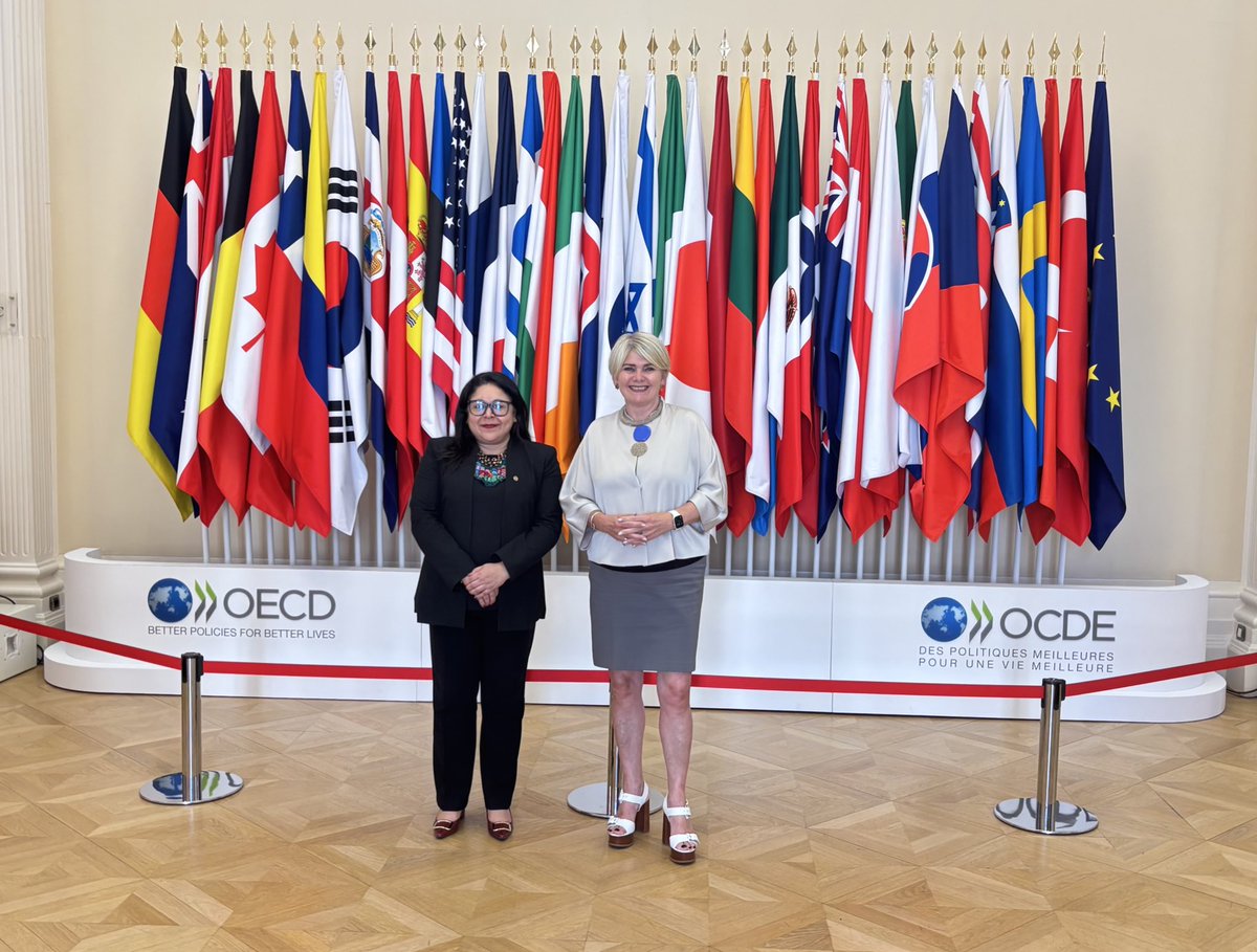 🇬🇹🤝🇫🇷 La Viceministra de Relaciones Exteriores Mónica Bolaños sostuvo una reunión con la Directora del Centro de Desarrollo de la OCDE en París, reforzando el compromiso de Guatemala con el desarrollo inclusivo y sostenible.

<a href="/MinexGt/">MINEX Guatemala 🇬🇹</a> 
<a href="/OECDdev/">OECD Development</a>