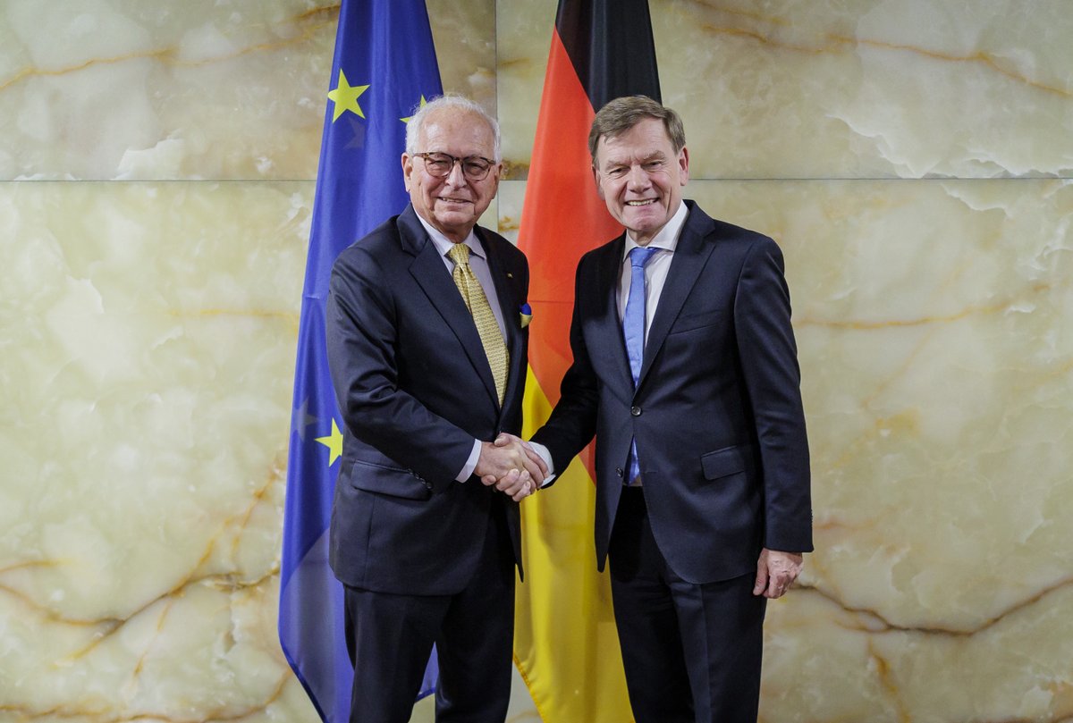 Munich Security Conference (@munsecconf) on Twitter photo Im Auswärtigen Amt hat MSC-Stiftungsratspräsident <a href="/ischinger/">Wolfgang Ischinger</a> heute Johann Wadephul @AussenminDE getroffen: "Die vertrauensvolle Zusammenarbeit zwischen der Bundesregierung und der Münchner Sicherheitskonferenz wird angesichts zahlreicher gefährlicher internationaler Konflikte und Im Auswärtigen Amt hat MSC-Stiftungsratspräsident <a href="/ischinger/">Wolfgang Ischinger</a> heute Johann Wadephul @AussenminDE getroffen: "Die vertrauensvolle Zusammenarbeit zwischen der Bundesregierung und der Münchner Sicherheitskonferenz wird angesichts zahlreicher gefährlicher internationaler Konflikte und