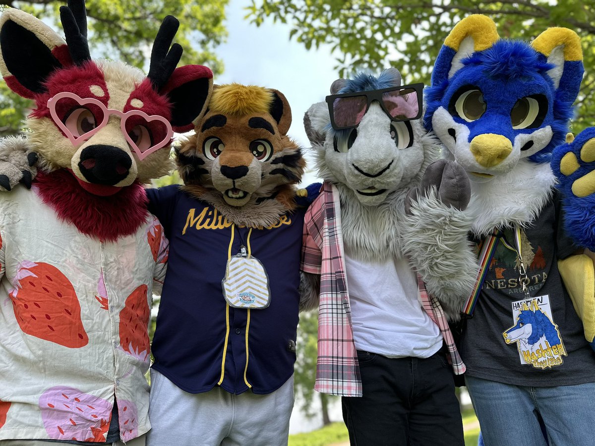 HydahGoat's tweet image. Traveled to Minnesota this weekend to attend a furmeet with my friends. Had an absolute blast!