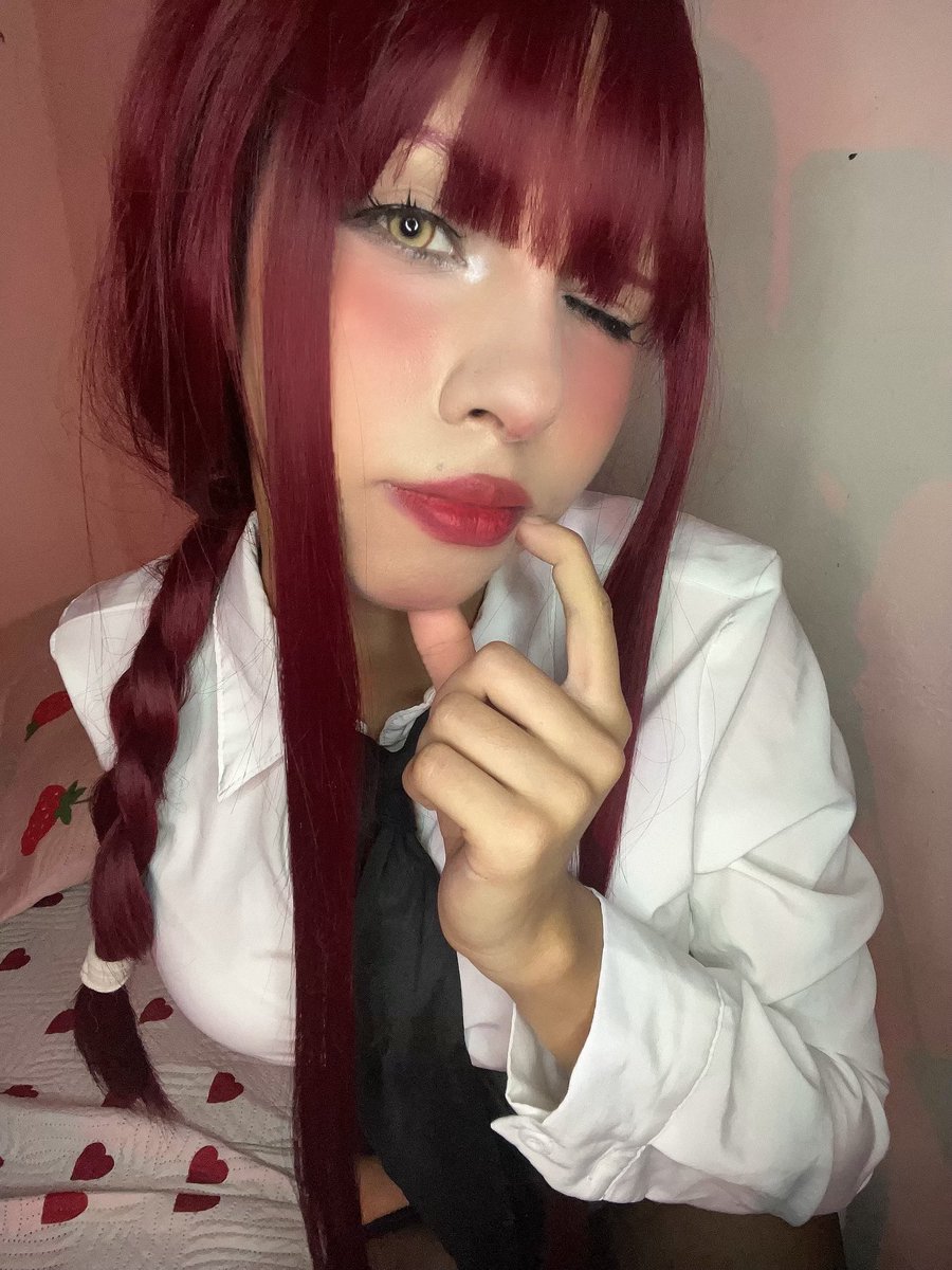 Kuroktty's tweet photo. Makima 🥀 https://t.co/VI4vd1xDsY