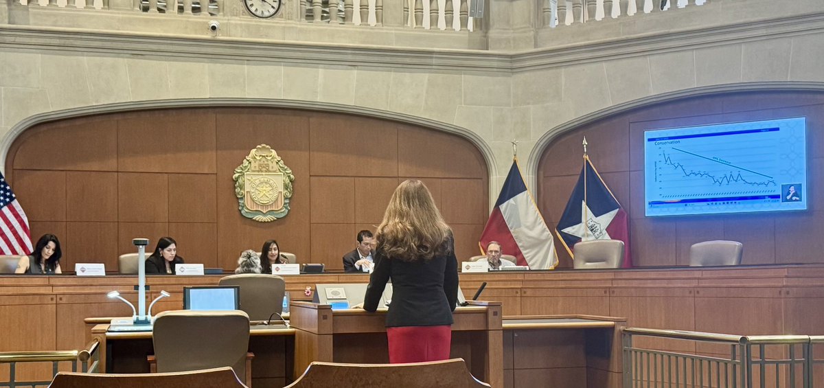 MySAWS's tweet photo. At today’s Municipal Utilities Committee meeting, Water Resources Manager Steven Siebert provided a drought update and its effects locally. In addition, Vice President of Conservation Karen Guz updated committee members on how we are managing water demand through our conservation outreach programs and messaging to customers. As a reminder, our customers should follow Stage 3 watering rules. #txdrought