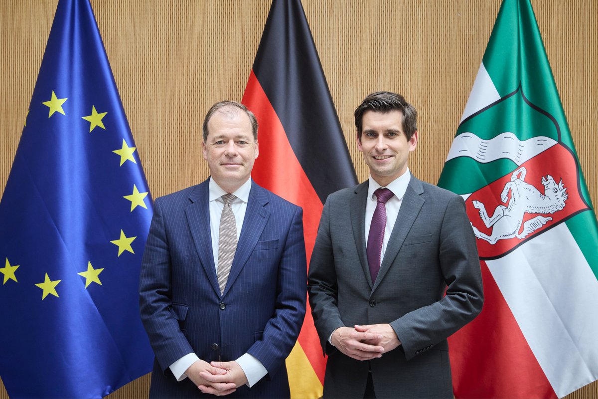 MP <a href="/HendrikWuest/">Hendrik Wüst</a> hat Dr. Matthias Roßbach zum neuen Bevollmächtigten des Landes Nordrhein-Westfalen beim Bund bestellt. Er folgt in dieser Funktion ab dem 1. Juni auf <a href="/markspeich/">markspeich</a>. land.nrw/pressemitteilu…