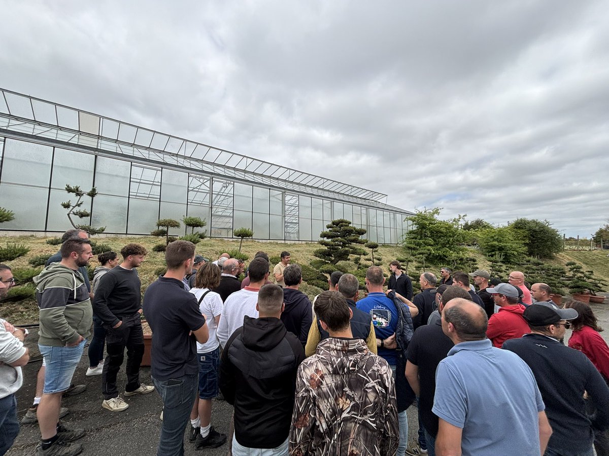 Aujourd’hui c’était la visite des essais du CDPM.
Profil de sol et ITK du blé dur en #marais, désherbage du Maïs et ITK des blés tendres et blés durs pour la #plaine et le #bocage.Une petite halte à la brasserie <a href="/LaMuetteBrewing/">Brasserie la Muette</a> avant de visiter <a href="/RipaudPepiniere/">Ripaud Pépinières</a>