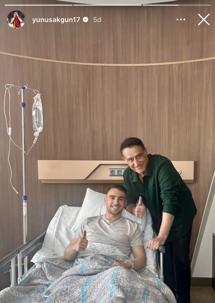 Yunus Akgün ameliyatını başarıyla tamamladı! Sahalara hızlı dönüşünü sabırsızlıkla bekliyoruz. Genç yetenek, Türk futbolunun geleceği olmaya devam edecek. Geçmiş olsun Yunus! 💪⚽ Yunus Akgün #GeçmişOlsun #FutbolunGeleceği