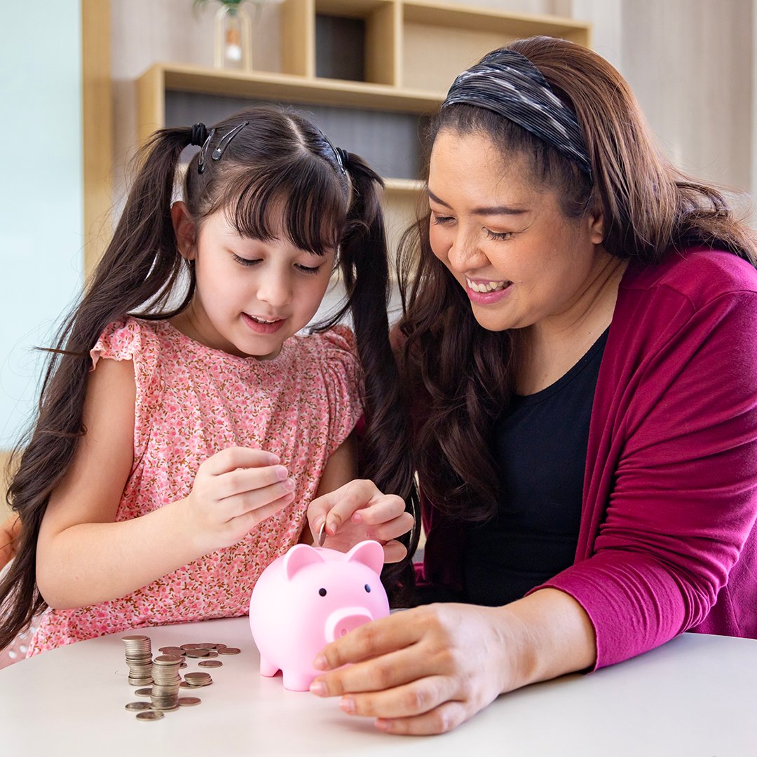 TruWestCU's tweet image. 💭 Did you know kids can begin to learn basic finance concepts as early as toddlers through play and simple activities?💰👶 Teaching your little ones about #money early helps them build lifelong, healthy money habits!

#TruWestCU #TeachKidsMoney #LifeSkills