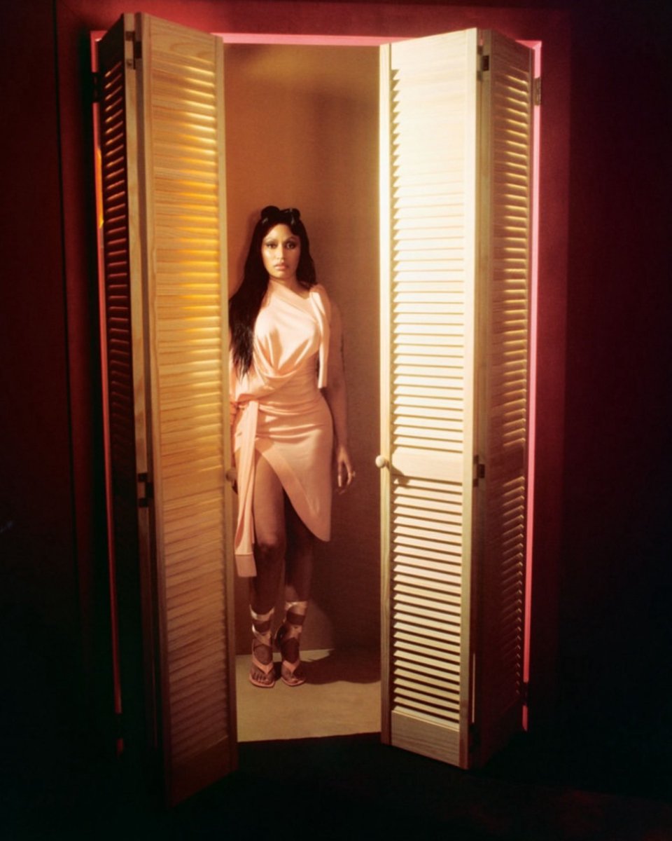 Gays in the Closet be like…🚪😂😂