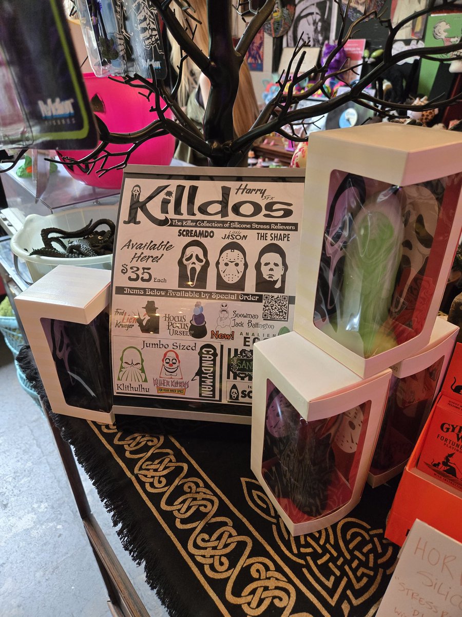 HarrySFX's tweet image. Killdos re-stock and new signage at Strange Records. A very cool record and toy shop in Morrow, Ohio at The MAC.