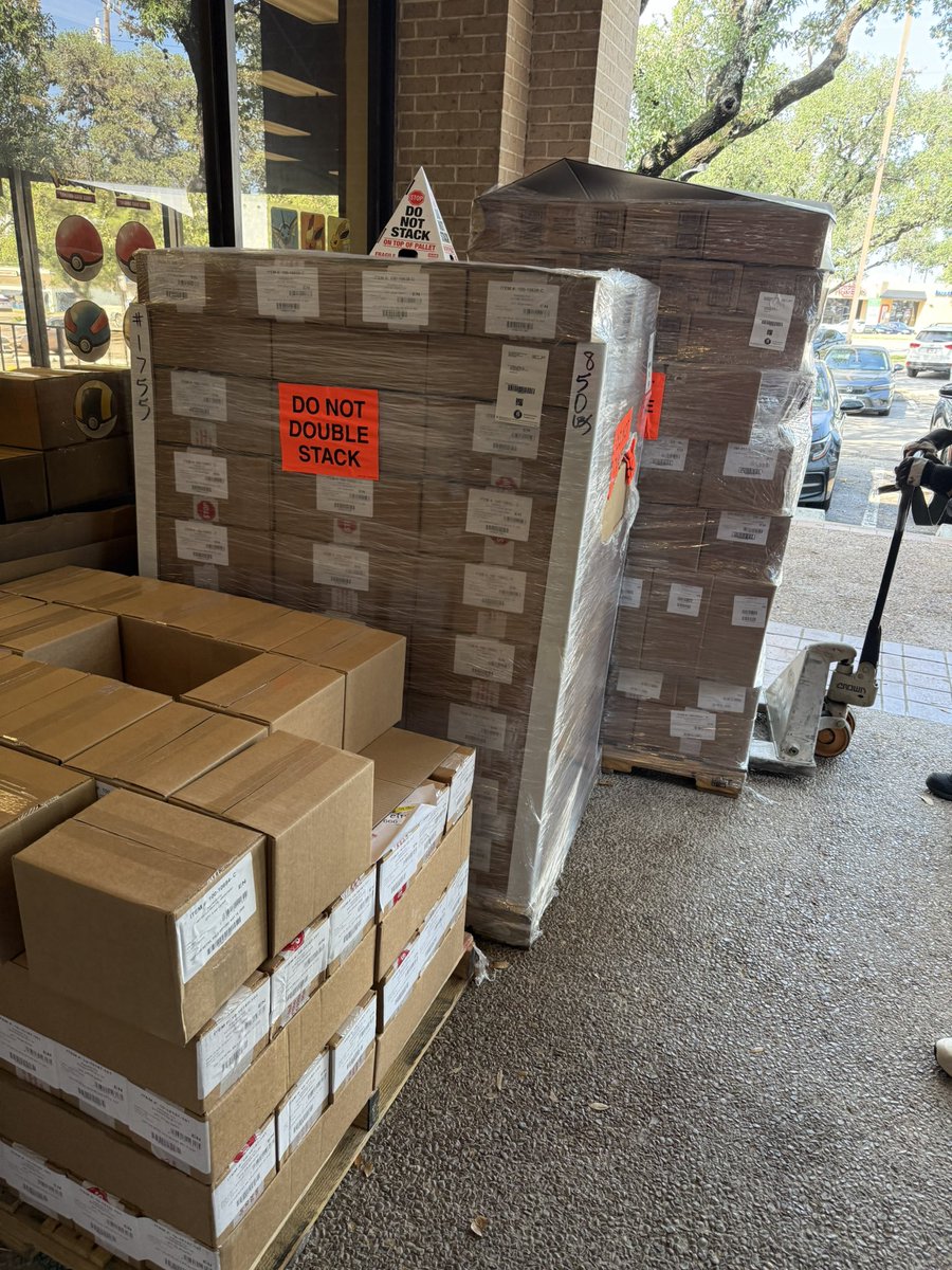 thePokeHive's tweet image. Pallets are coming in through Thursday so not every package will be out tomorrow. Everything should be shipped by release, please stay patient