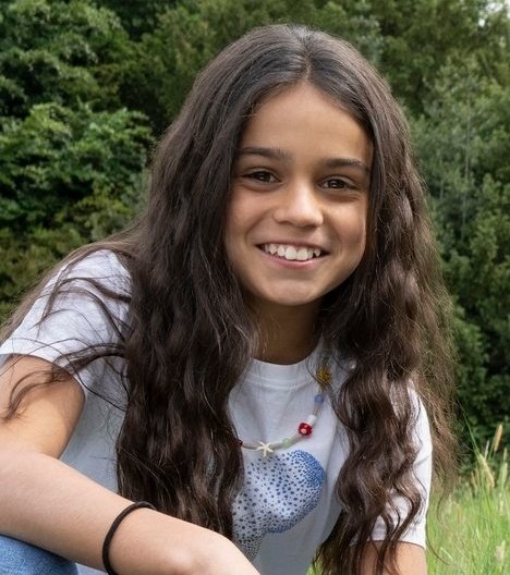 el pelito y los dientes nono esta nena es literalmente hermione jean granger no lo puedo creer