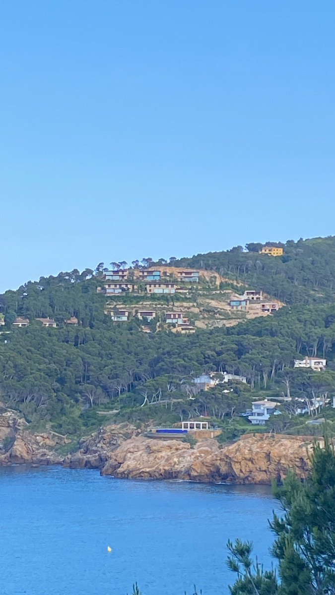 Salvem Begur (@sosaiguafreda) on Twitter photo I encara volen fer 10 “xalets” més… La Pedrera de S’Antiga, una urbanització il.legal, una pedrera que hauria d’haver estat restaurada i que l’<a href="/AjBegur/">Ajuntament de Begur</a> va permetre i permet tot i les denúncies presentades.
<a href="/SosCostaBrava/">SOS Costa Brava 🌊🌊 #ProuCimentMésPinedes</a> I encara volen fer 10 “xalets” més… La Pedrera de S’Antiga, una urbanització il.legal, una pedrera que hauria d’haver estat restaurada i que l’<a href="/AjBegur/">Ajuntament de Begur</a> va permetre i permet tot i les denúncies presentades.
<a href="/SosCostaBrava/">SOS Costa Brava 🌊🌊 #ProuCimentMésPinedes</a>