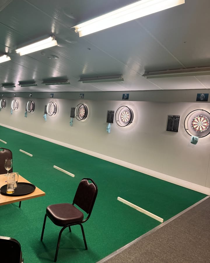 🏌️‍♂️ 99 HOLES of golf at this UK Resort 😮
Padel, darts, snooker, tennis, bowling, swimming &amp; loads more!

Tag the golf group 🤝 this is the ultimate getaway 👇

2 Nights | 3 Rounds | Full Board 

All from just £200pp 👉 yourgolftravel.com/ashbury-golf-h…