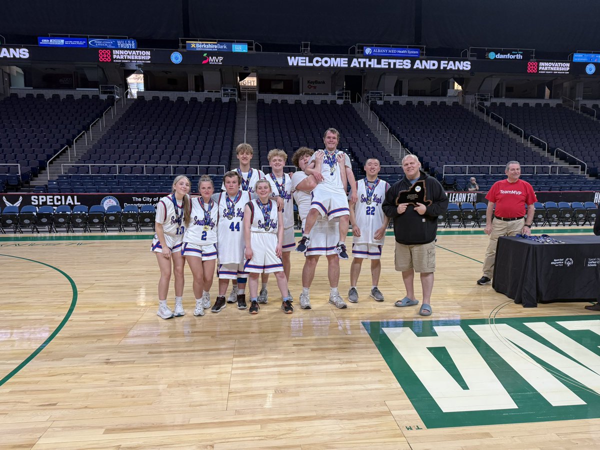 Unified basketball wraps up their season up by taking 3rd in the division with a 3-point buzzer beater by Gavin Baker!