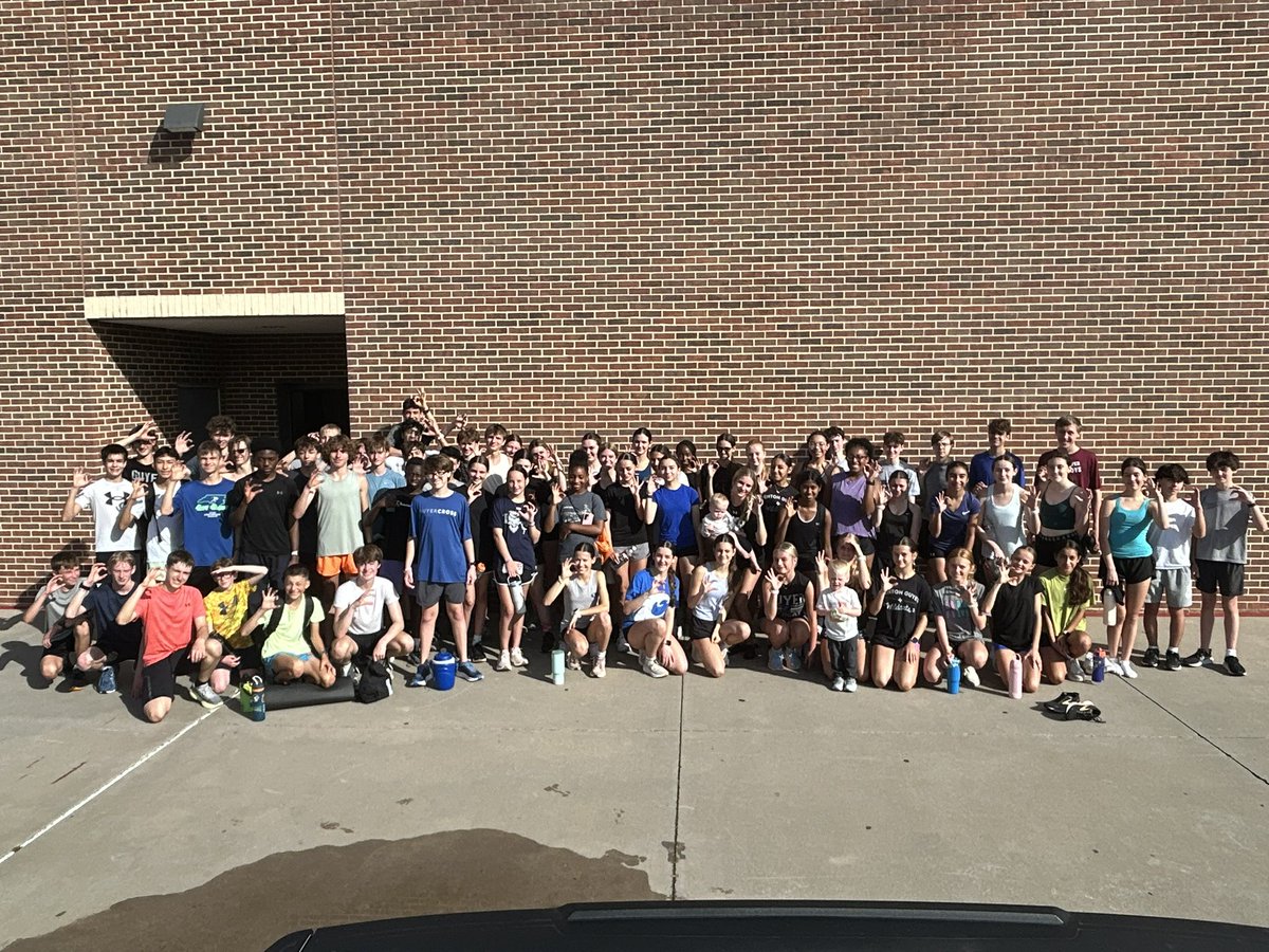 WHAT A TURN OUT FOR THE FIRST DAY OF SUMMER CROSS COUNTRY PRACTICE! THIS GROUP HAS BIG GOALS!
#CONSISTENCY #HANDLEHARDBETTER #CHAMPIONSAREMADEINTHESUMMER