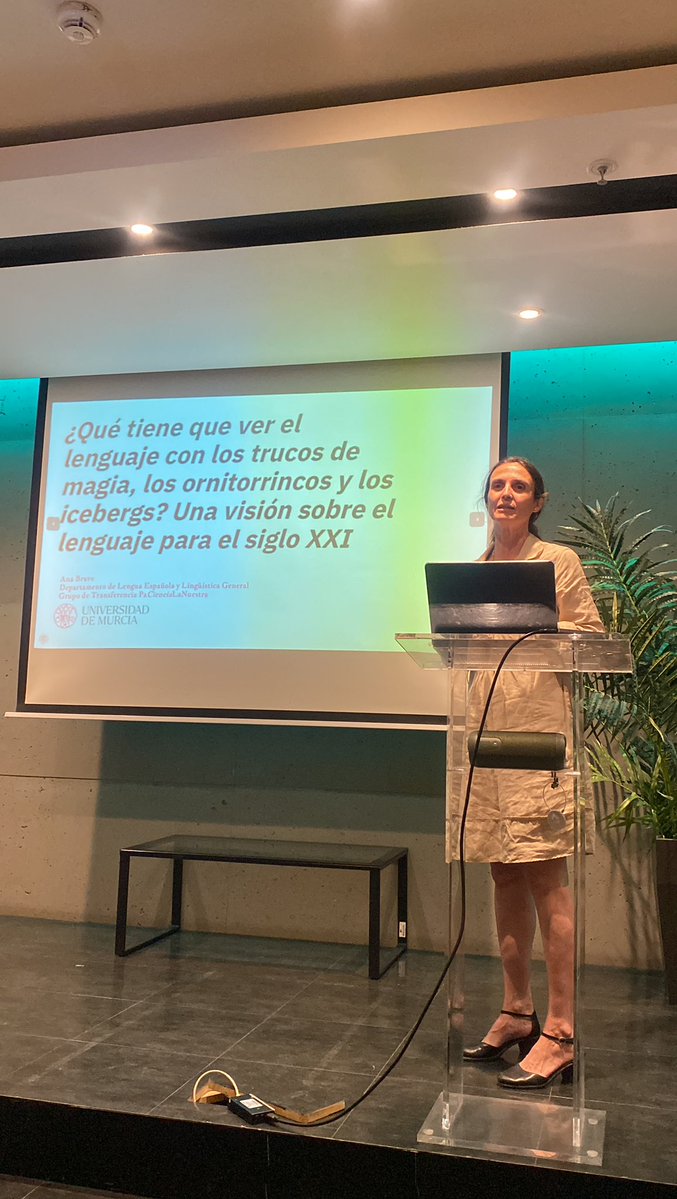 UMU Divulga (@umudivulga) on Twitter photo Damos comienzo a la última ponencia del ciclo de conferencias de La <a href="/UMU/">Universidad Murcia</a> y la Cultura Científica 📣✨
¿Qué tiene que ver el lenguaje con los trucos de magia, los ornitorrincos y los icebergs? Una visión sobre el lenguaje para el siglo XXI 🧙🏼♂️🦫🧊
<a href="/UMU/">Universidad Murcia</a> <a href="/FECYT_Ciencia/">FECYT</a> <a href="/CienciaGob/">Ministerio de Ciencia, Innovación y Universidades</a> Damos comienzo a la última ponencia del ciclo de conferencias de La <a href="/UMU/">Universidad Murcia</a> y la Cultura Científica 📣✨
¿Qué tiene que ver el lenguaje con los trucos de magia, los ornitorrincos y los icebergs? Una visión sobre el lenguaje para el siglo XXI 🧙🏼♂️🦫🧊
<a href="/UMU/">Universidad Murcia</a> <a href="/FECYT_Ciencia/">FECYT</a> <a href="/CienciaGob/">Ministerio de Ciencia, Innovación y Universidades</a>