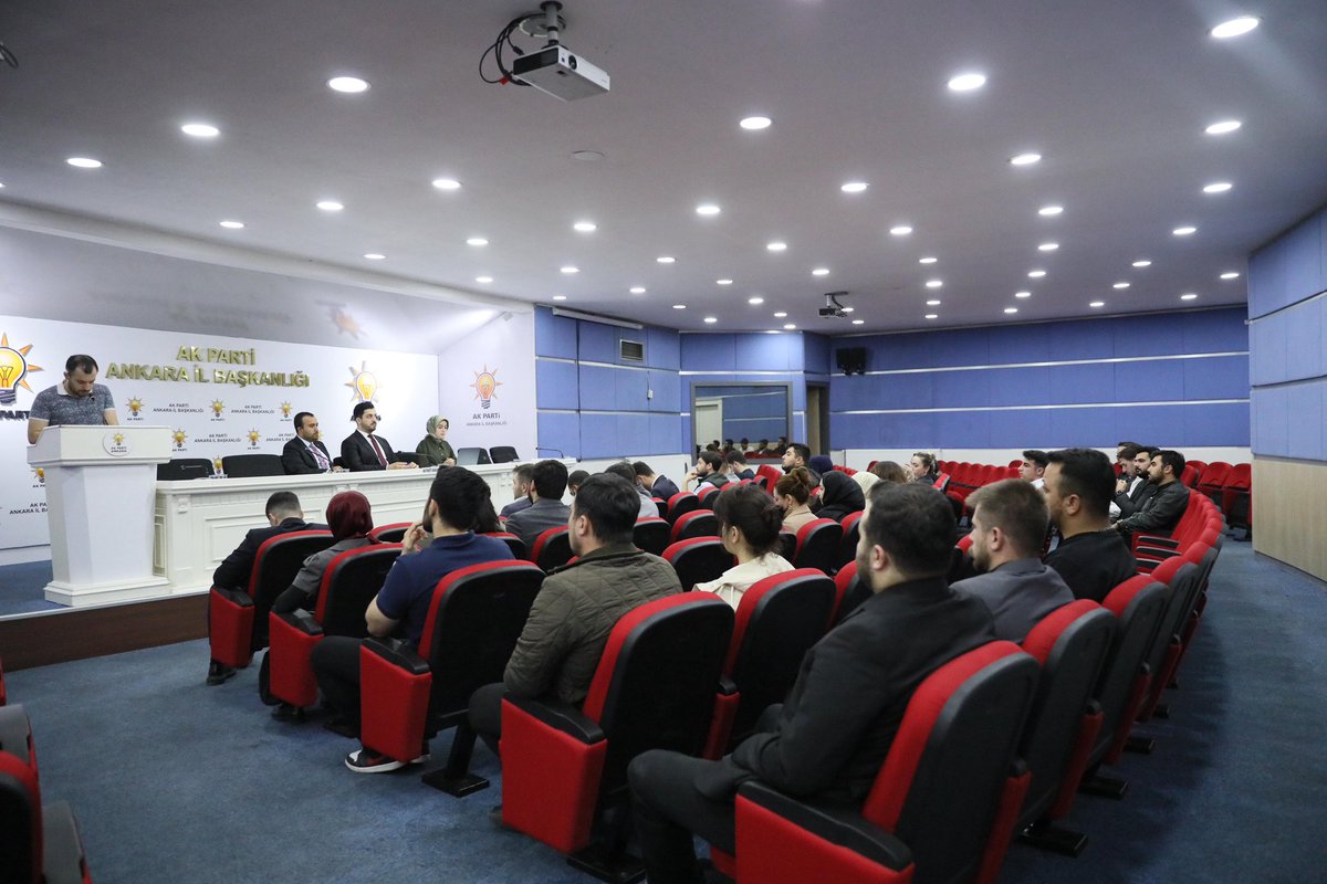 İl Gençlik Kolları Başkanımız Halil Atasoy’un başkanlığında Olağan Yönetim Kurulu Toplantımızı gerçekleştirdik.