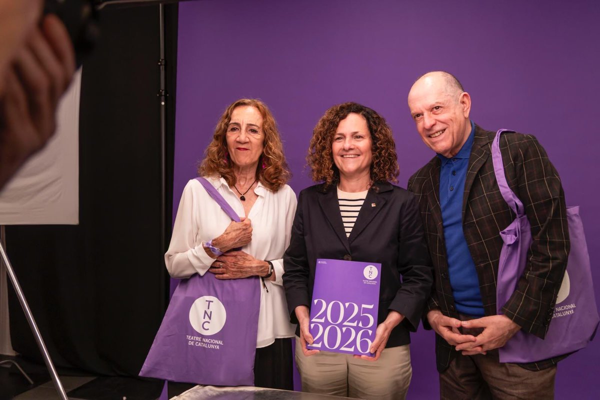Avui hem presentat la temporada 2025-2026 del <a href="/teatrenacional/">TNC</a>, on destaca l’autoria, la dramatúrgia i la direcció feta per dones. L’enhorabona Carme Portaceli i equip per fer del TNC una porta oberta al món amb una programació cada vegada més atractiva per a tots els públics!