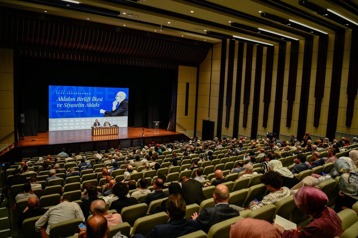 Mütefekkir ve Filozof Prof. Dr. Taha Abdurrahman’dan “Ahlakın Birliği İlkesi ve Siyasetin Ahlakı” başlıklı konferansı dinledik.

“Siyasî eylem kadar ahlâkı gerçekleştirecek ve ahlâkın birliğini hayata geçirecek başka bir kamusal alan yoktur”
