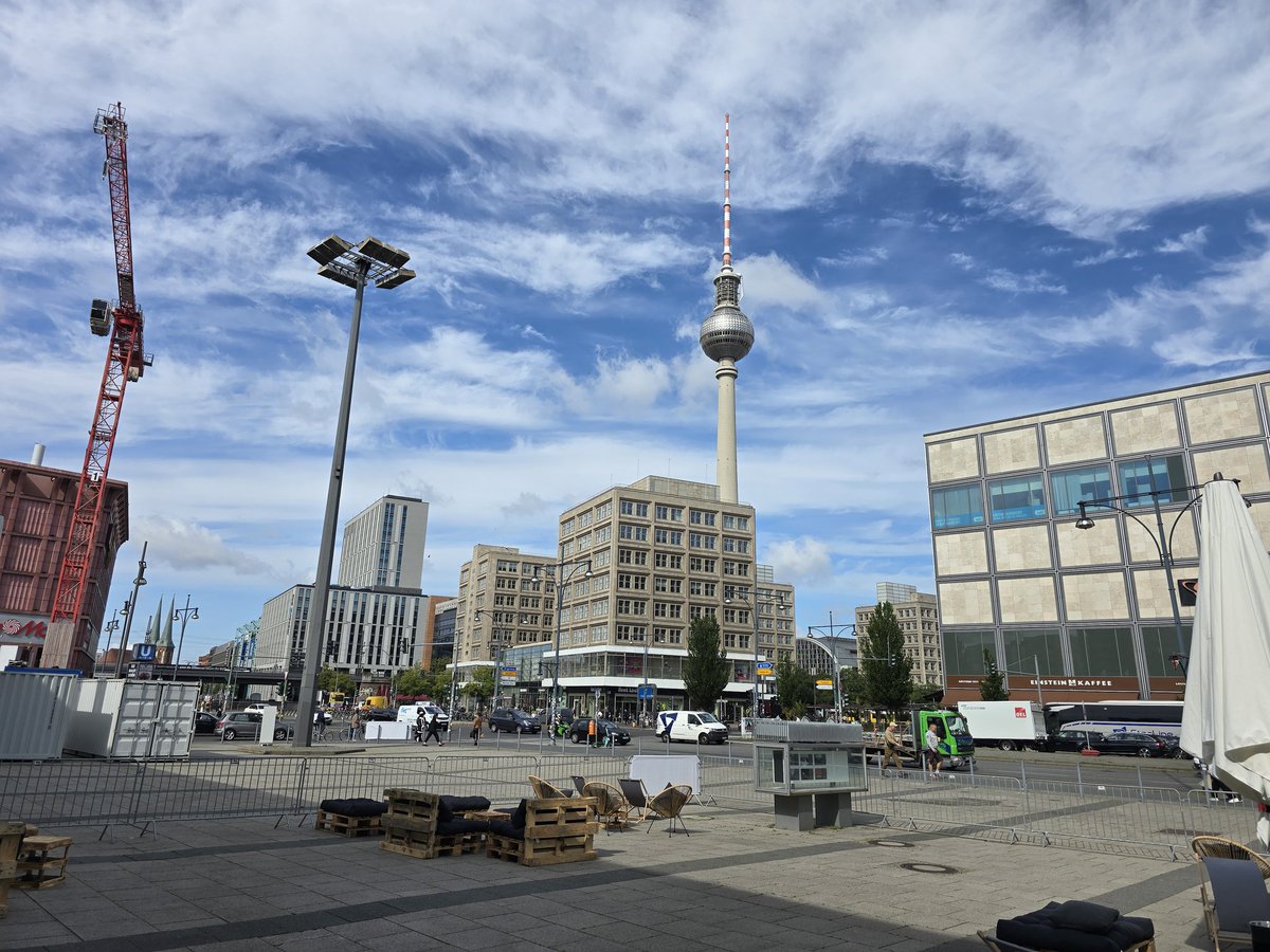 Grüße gehen raus an <a href="/KauftKoerrie/">Kauft Körrie!</a>