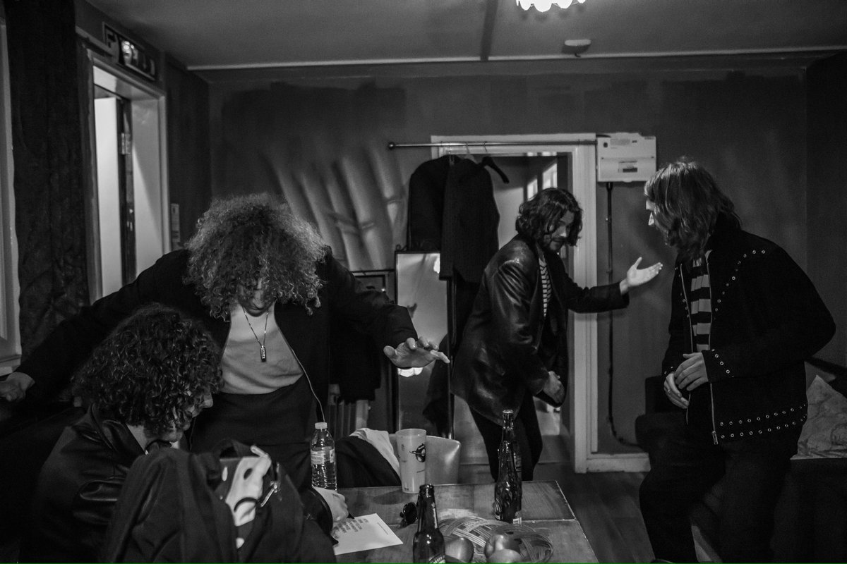 Glass Caves tweet media