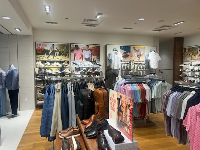Midway Intl. Airport (@fly2midway) on Twitter photo Exciting news, travelers! <a href="/JohnstonMurphy/">Johnston & Murphy</a> is NOW OPEN at Midway. Stop by before your next flight and arrive at your destination lookin' fly. 😎
📍Located in Concourse B near Gate B5 Exciting news, travelers! <a href="/JohnstonMurphy/">Johnston & Murphy</a> is NOW OPEN at Midway. Stop by before your next flight and arrive at your destination lookin' fly. 😎
📍Located in Concourse B near Gate B5