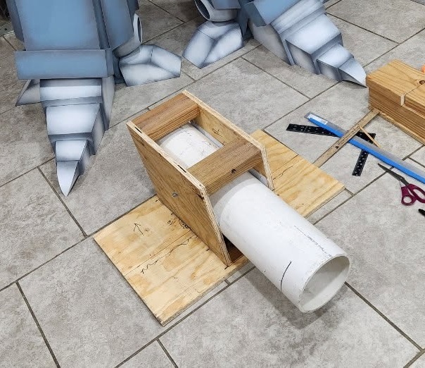 KingbotCustoms's tweet image. ๐ช๐ Unicron's upper-body assembly takes shape as I narrow-down dimensions. I started with oversized-panels & trimmed-down the edges in Paintshop to get a good-visual before making final-cuts today. Gotta be heavy-duty support to hold-up the arms & wings, no way around it. ๐ช๐ค