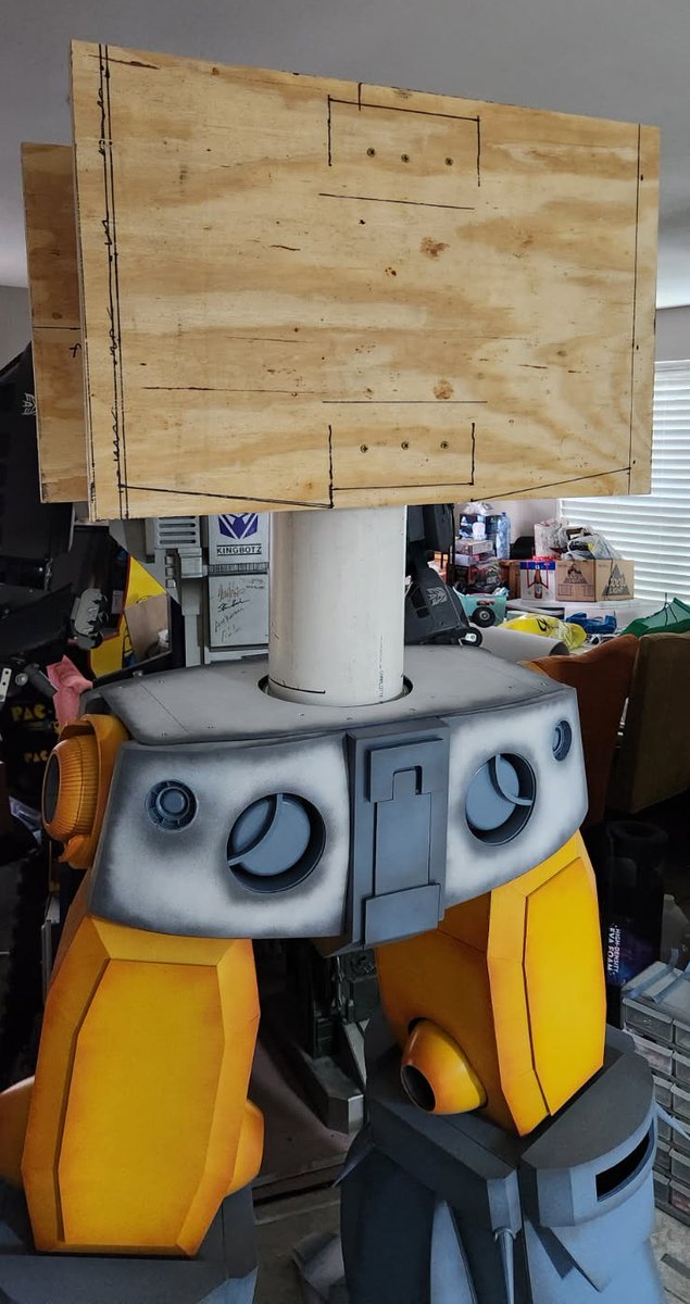 KingbotCustoms's tweet image. ๐ช๐ Unicron's upper-body assembly takes shape as I narrow-down dimensions. I started with oversized-panels & trimmed-down the edges in Paintshop to get a good-visual before making final-cuts today. Gotta be heavy-duty support to hold-up the arms & wings, no way around it. ๐ช๐ค