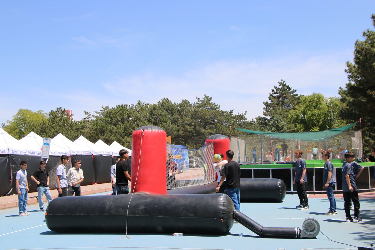 mebrobot's tweet image. 🤖 17. Uluslararası MEB Robot Yarışmasında 4⃣ gün boyunca hem yarışmalar 🏁 hem de eğlenceli anlar 🎉 yaşandı.

#MEBRobot