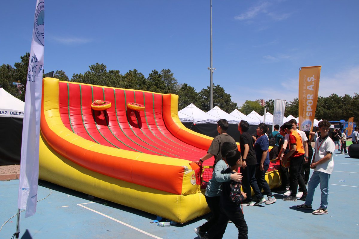 mebrobot's tweet image. 🤖 17. Uluslararası MEB Robot Yarışmasında 4⃣ gün boyunca hem yarışmalar 🏁 hem de eğlenceli anlar 🎉 yaşandı.

#MEBRobot