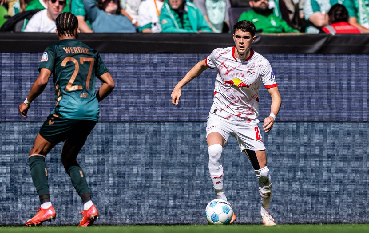 Philipp Hinze tweet media