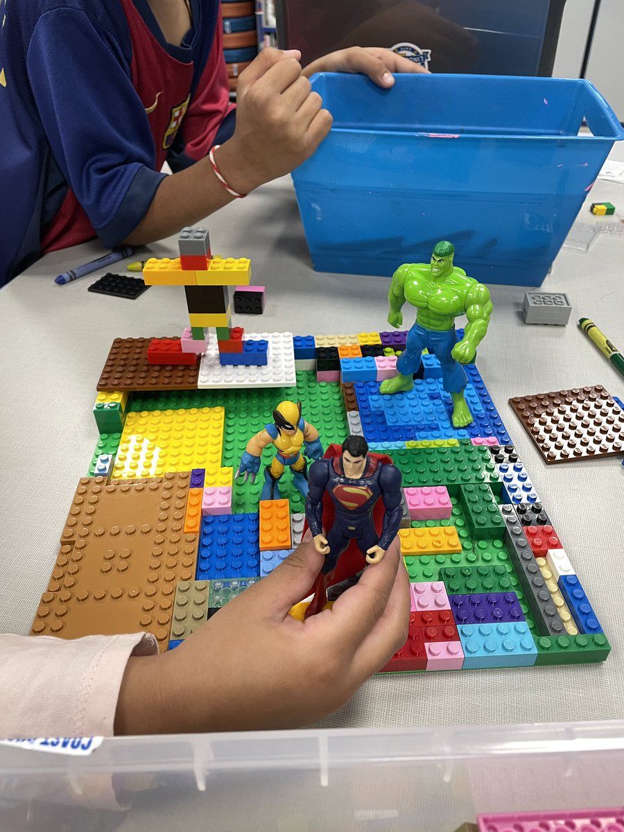 🐯Lindeneau leaders are building a superhero headquarters this week after listening to the story, "Even Superheroes Have Bad Days" by Shelly Becker. ⭐️