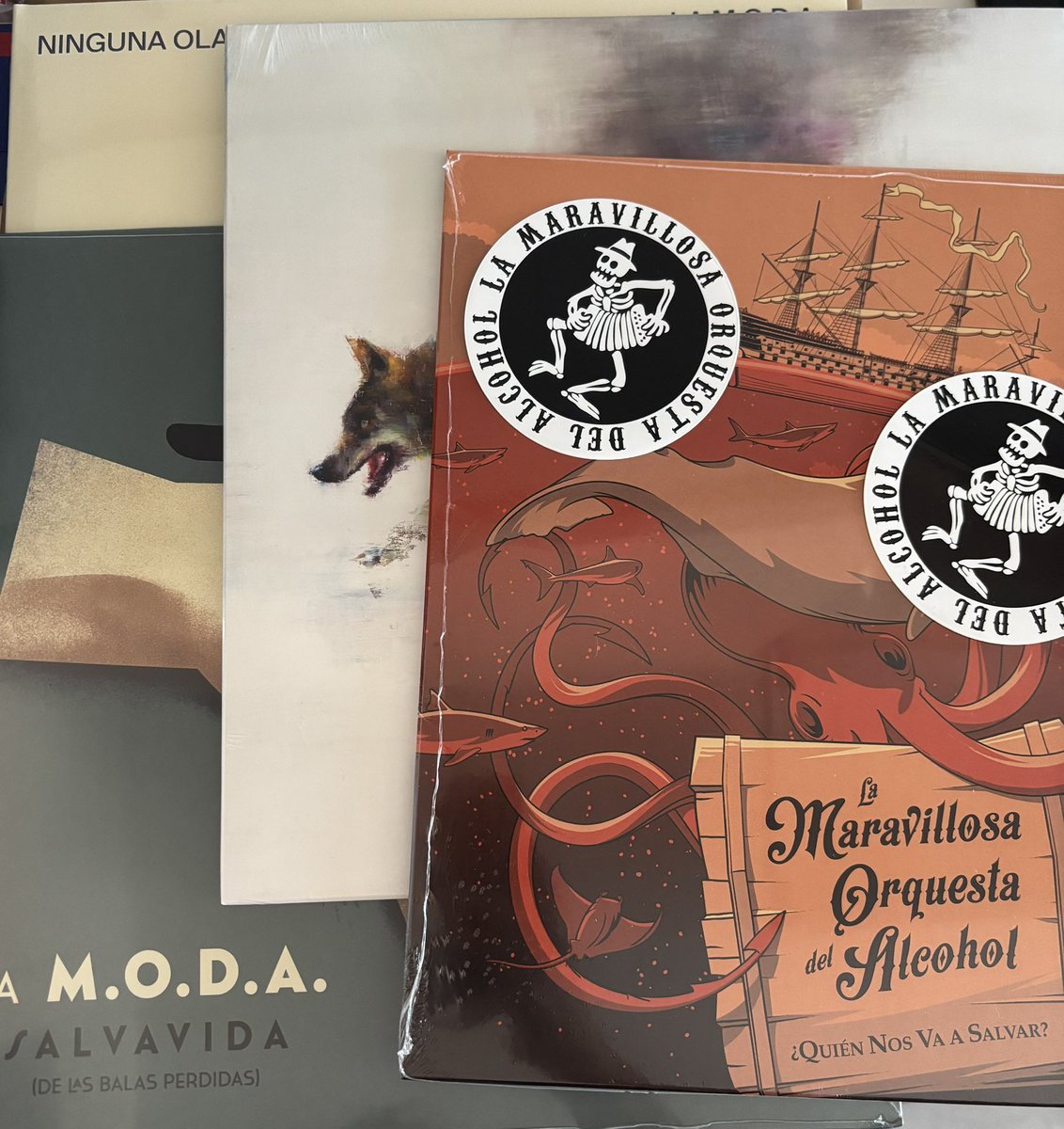 Jopasdi's tweet photo. @estoesLaMODA Buen momento para ampliar la colección.
Ánimo vecinos! https://t.co/KPPPpyOVTL