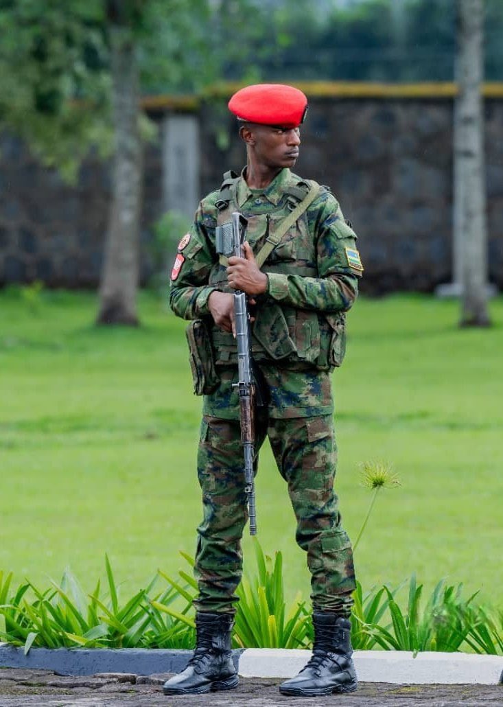 AkalizaUwase's tweet photo. Ikintu kimwe batazi kuri twe abanyarwanda bibwira ngo inkotanyi zirakuze izabohoye Urwanda 1994 bati ba generals ubu bari muri retirement bati na president arimo gukura. Hari n’ibigoryi bihora bivuga ngo ese uwo Kagame wanyu nahava bizagenda bite… 
Munkundire mbasubize: 

1) First of all ntaho agiye ntabwo abayeho kubw’impuhwe zanyu. Urwanda ruri mu maboko meza kandi bizakomeza uko from generation to generation 

2) Reba Uyu Musore uhagaze with a finger on the trigger… uku niko urubyiruko twese tumeze aho mba mpagaze nka Akariza niko meze aho Isaro ahagaze niko ameze, Ishimwe nuko etc Twese twiteguye kururasanira mu mpande zose ntabwo mvuze z’igihugu… Ndavuga mu mpande zose! Kuko ntabwo twakwemera ko bigera no ku mipaka yacu. 

3) President @PaulKagame has mentored the whole country to the level mutanatekereza. Kandi twifuza ko akomeza abikora to the fullest capacity kuko nitwe abanyarwanda twamwitoreye kandi afite imbaraga n’ubuhanga bwo kubikora. 
Leadership mu Rwanda iri hejuru cyane Ndahamya ko Urwanda aho tugeze na ba gitifu bacu bayobora neza Congo Uburundi n’ibindi bihugu byinshi bakabivana mu kavuyo… Reba nka Neva cyangwa Tshilombo Ubwo urabona mu Rwanda hari n’umudugudu bayobora ? Ntibishoboka!!! Nta skills zesa imihigo bafite… na contributions zisanzwe zo gusana inzu ntabwo bazikora ngo birangire batibye. 

4) Afande @KabarebeJames yigeze kuvuga ati: Twe twarwana nta bikoresho bamwe baba bize kurasa nyuma bakadusanga ku rugamba ati ariko RDF y’uyu munsi ifite ibikoresho, ifite abahanga bize ibya gisirikare, ifite training ihagije kuburyo ntaho umwanzi yamenera. Afande mukuru HE @PaulKagame nawe muri 2023 atwifuriza umwaka mushya yavuze ati aba bana mureba ( RDF) bazi kuvuguta umuti wa kinyarwanda! 
Abakurikiye #ISCA2025 mwariboneye ko imiti ihari kandi ya kinyarwanda. 

Mvugira uti : “Uru Rwanda Mureba…”