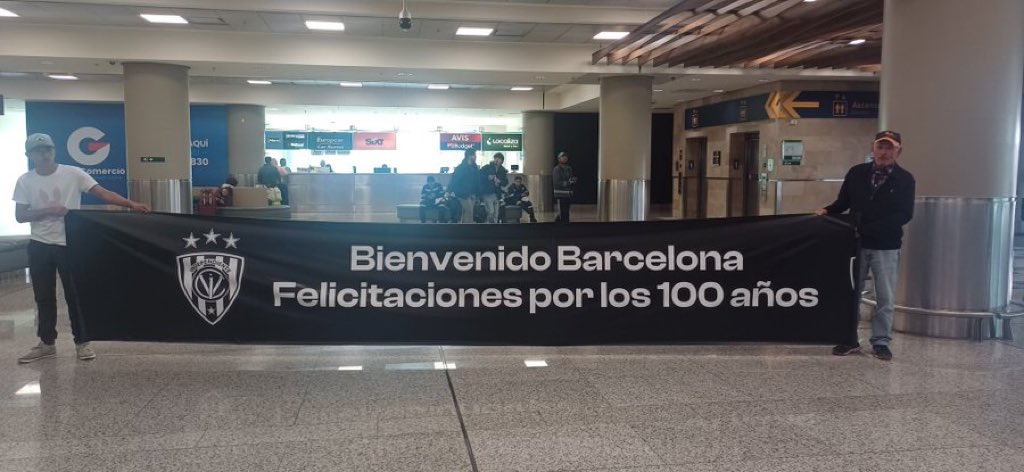 Soldadodelidolo's tweet photo. Barcelona e IDV, clubes hermanos. 🤝
#Respeto
#BSC 🟡⚫️ https://t.co/Bw6Gee2lrp