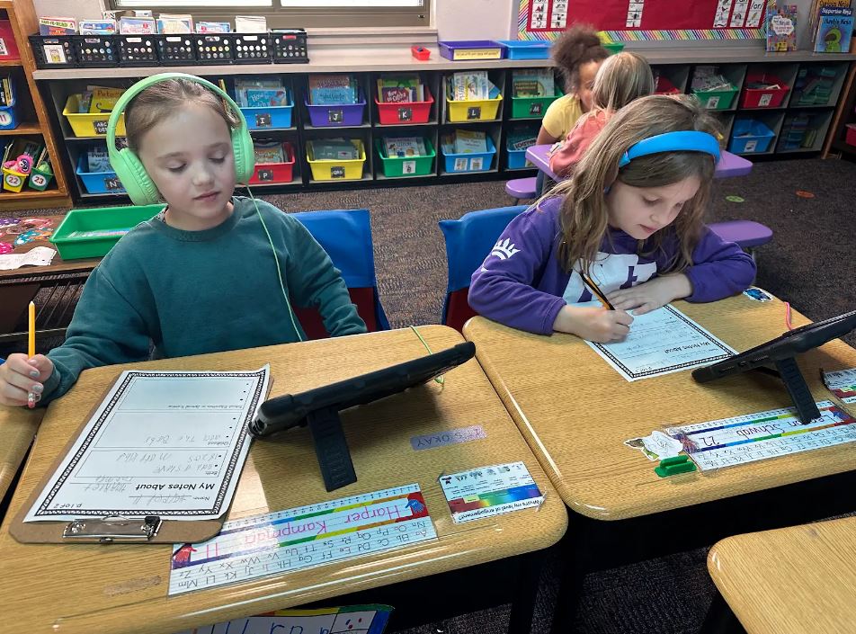 Last week, Mrs. Schmitt's 2nd grade class made boats for the Regatta race (Makerspace Challenge). Her students have also been working hard gathering facts for their biography writing. Way to go, 2nd graders!!