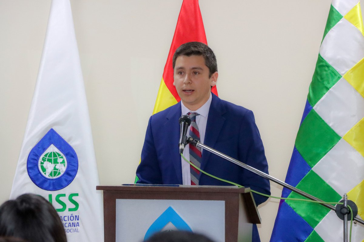 OissBolivia's tweet photo. 🗣️ #FormaciónOISS | Inició la 1ª edición del Curso presencial: Introducción a la Seguridad Social de Corto Plazo 📚

Con apertura del Coordinador #OISS 🇧🇴 y Dir. General Ejecutivo de @AsussBolivia 🫱🏽‍🫲🏾 Participan 38 profesionales 👨🏽‍⚕️🧑🏻‍⚕️ provenientes de 8 Entes Gestores de #Salud 🏥 https://t.co/b8dbmnOqjP