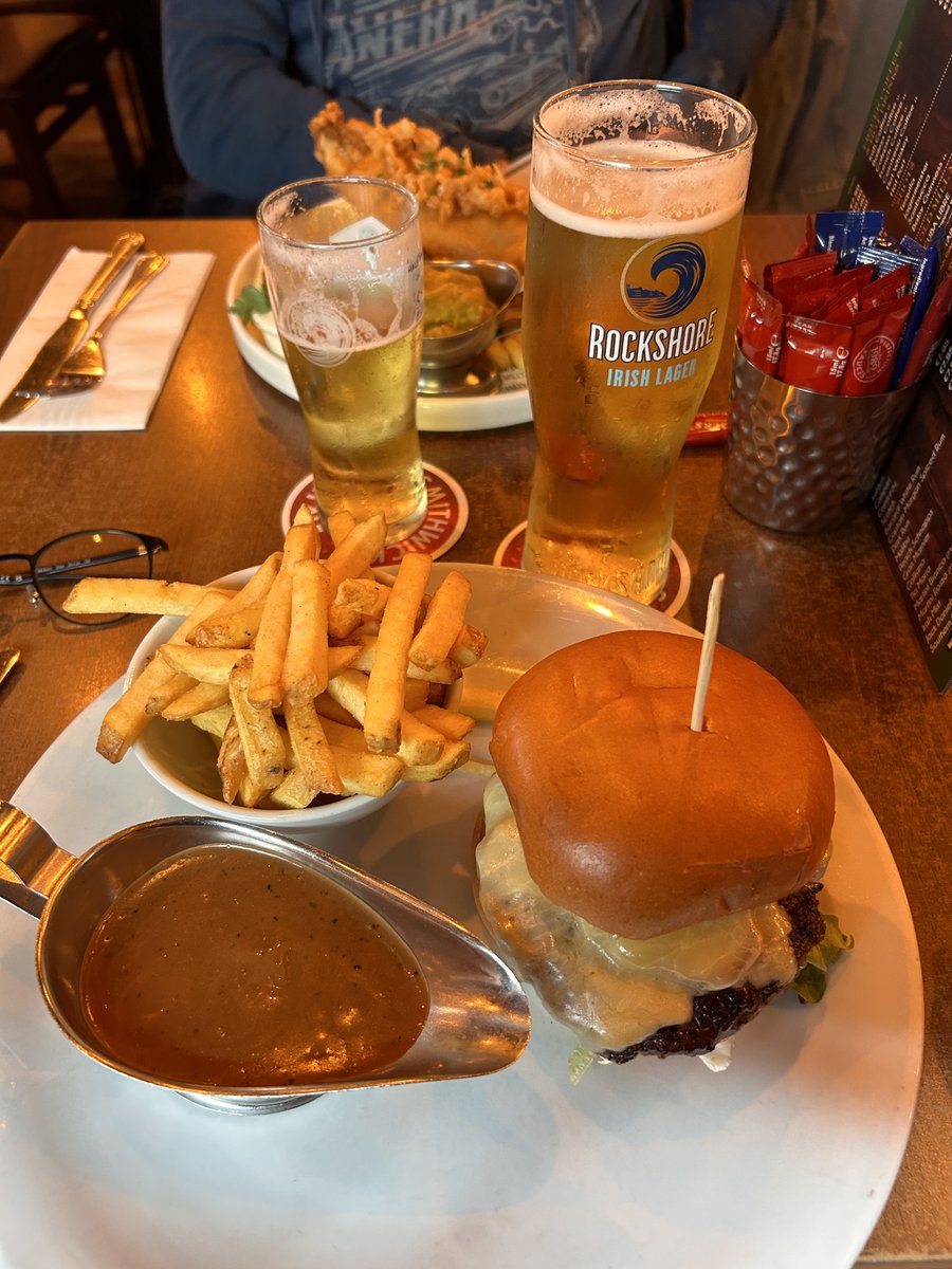 Today was my birthday so I went on a little trip to Dublin🇮🇪

I walked 15km around the city, visited the Castle, St. Patrick’s Cathedral and Marsh’s Library. I then had a killer burger and more pints of beer than I can count🍻