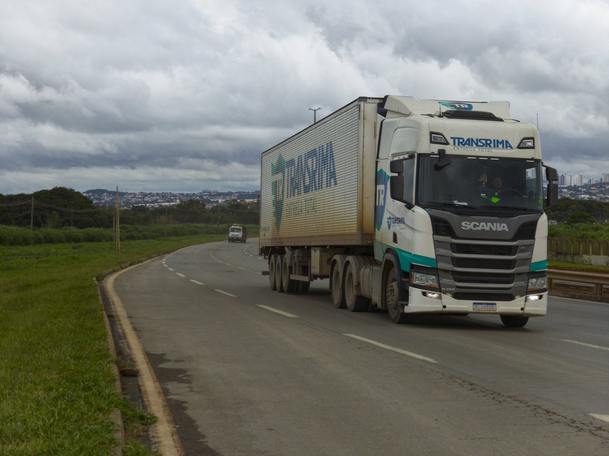 robowillian's tweet photo. Shot On Motorola Edge 50 Ultra 🤤😍 
Beautiful trucks 🤩👑
⚙️ 3x 64mp RAW 🫣😱 
#motofoto #Edge50Ultra #photo #truck #brazil #motorola 

@Fanboy_Moto @Moto https://t.co/0hjNj17XUK
