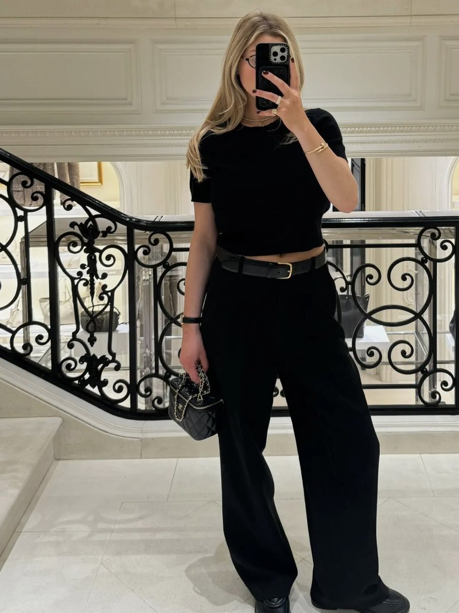 Robin__Kann's tweet image. Disappearing acts in black and gold… don’t worry, I always reappear where it matters most. Soft steps, sharper intentions. ✨😉 #OutOfSightNotOutOfMind #SubtleStatement #EffortlesslyHer