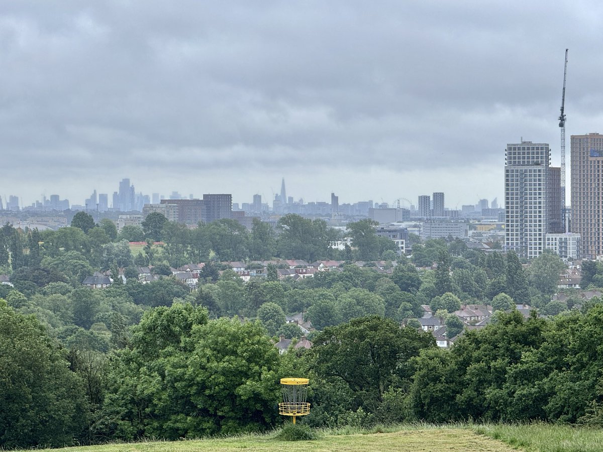 VictoriaBadwolf's tweet image. My dad and I went to Ealing Beaver Project and Horsenden Hill park today. It rained raining so much but, that didn’t dampen my enjoyment. It made me happy! 😁 #greenford #Perivale #wildlife