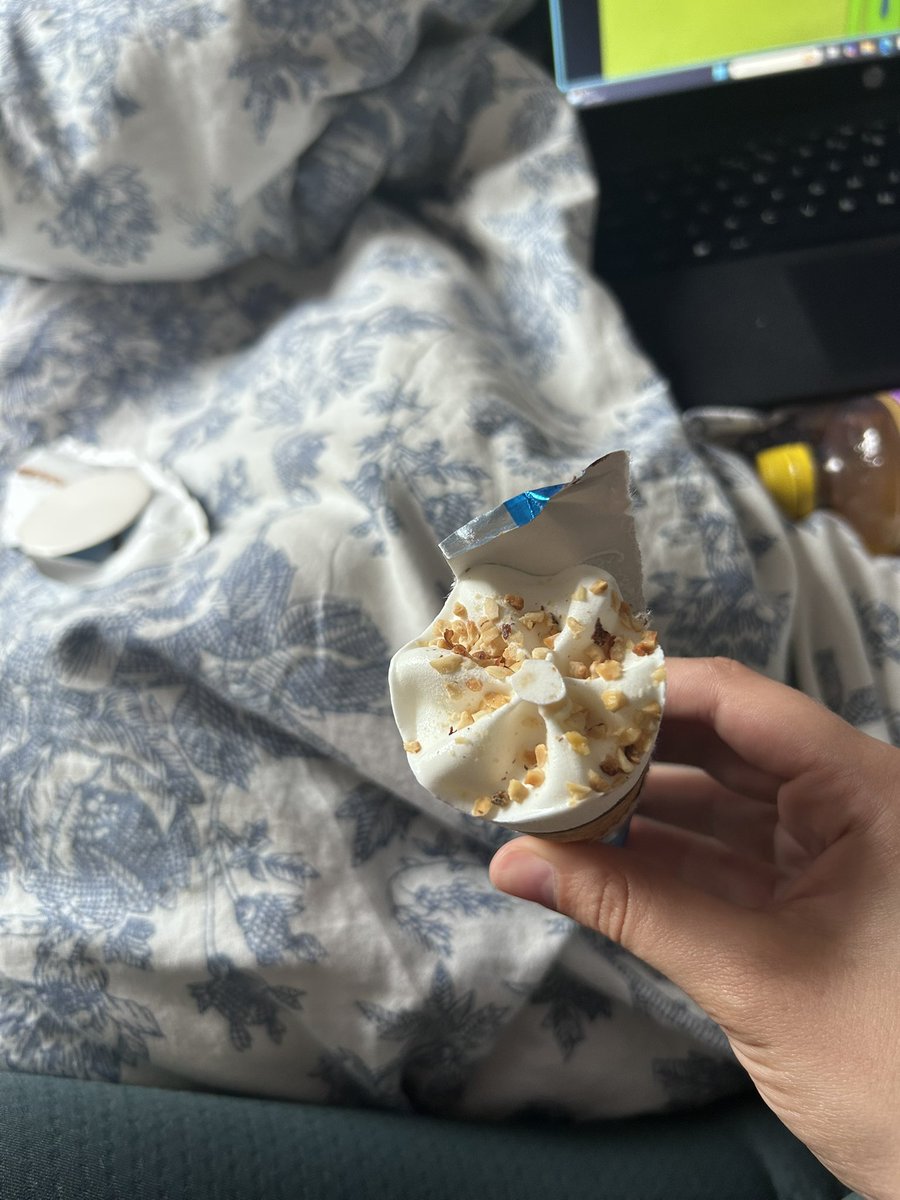 ۶ৎLiv tweet media