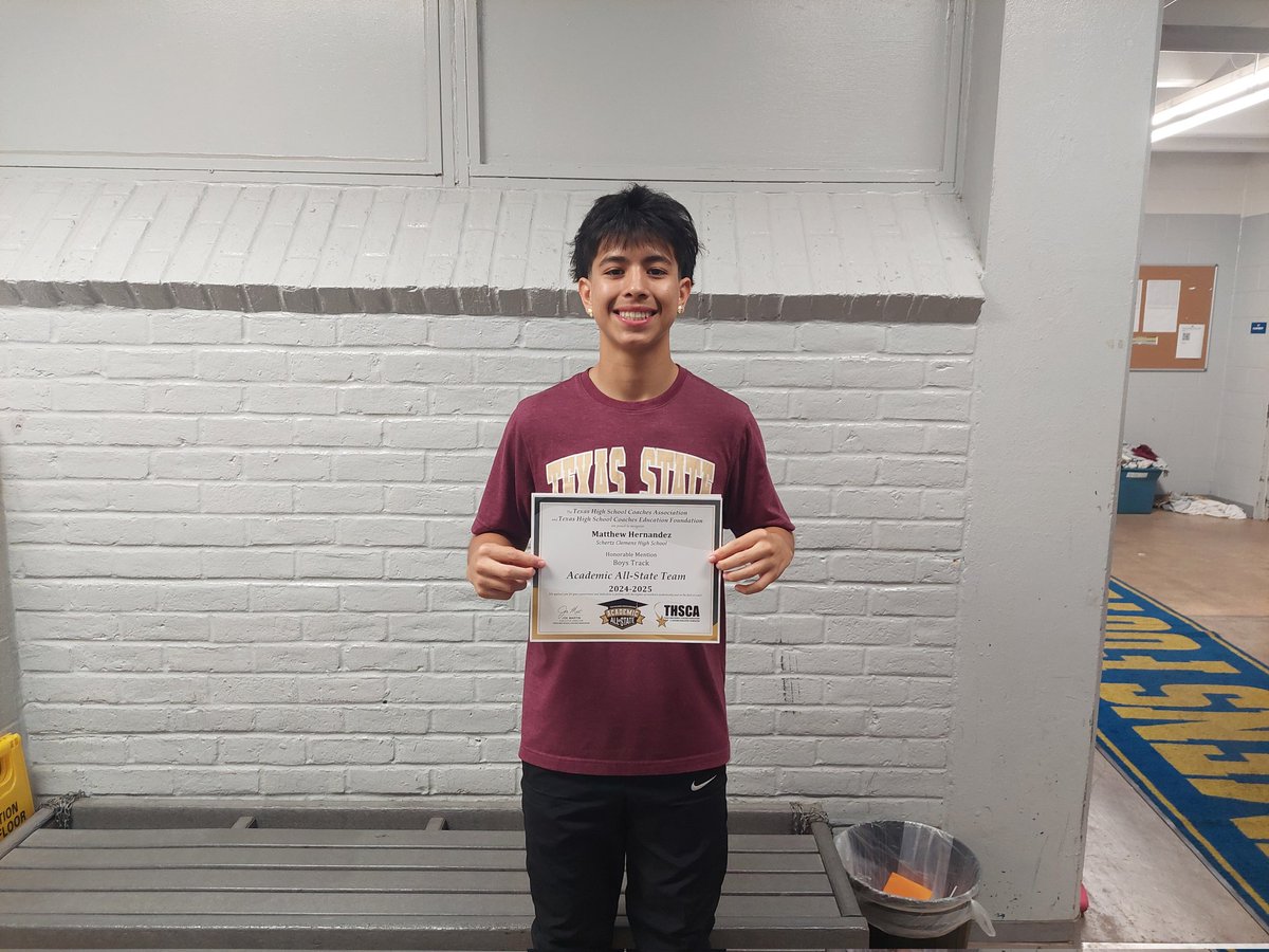 SCHSTrack2018's tweet image. Matthew Hernandez -2025 THSCA Track and Field ACADEMIC ALL-STATE HONORABLE MENTION