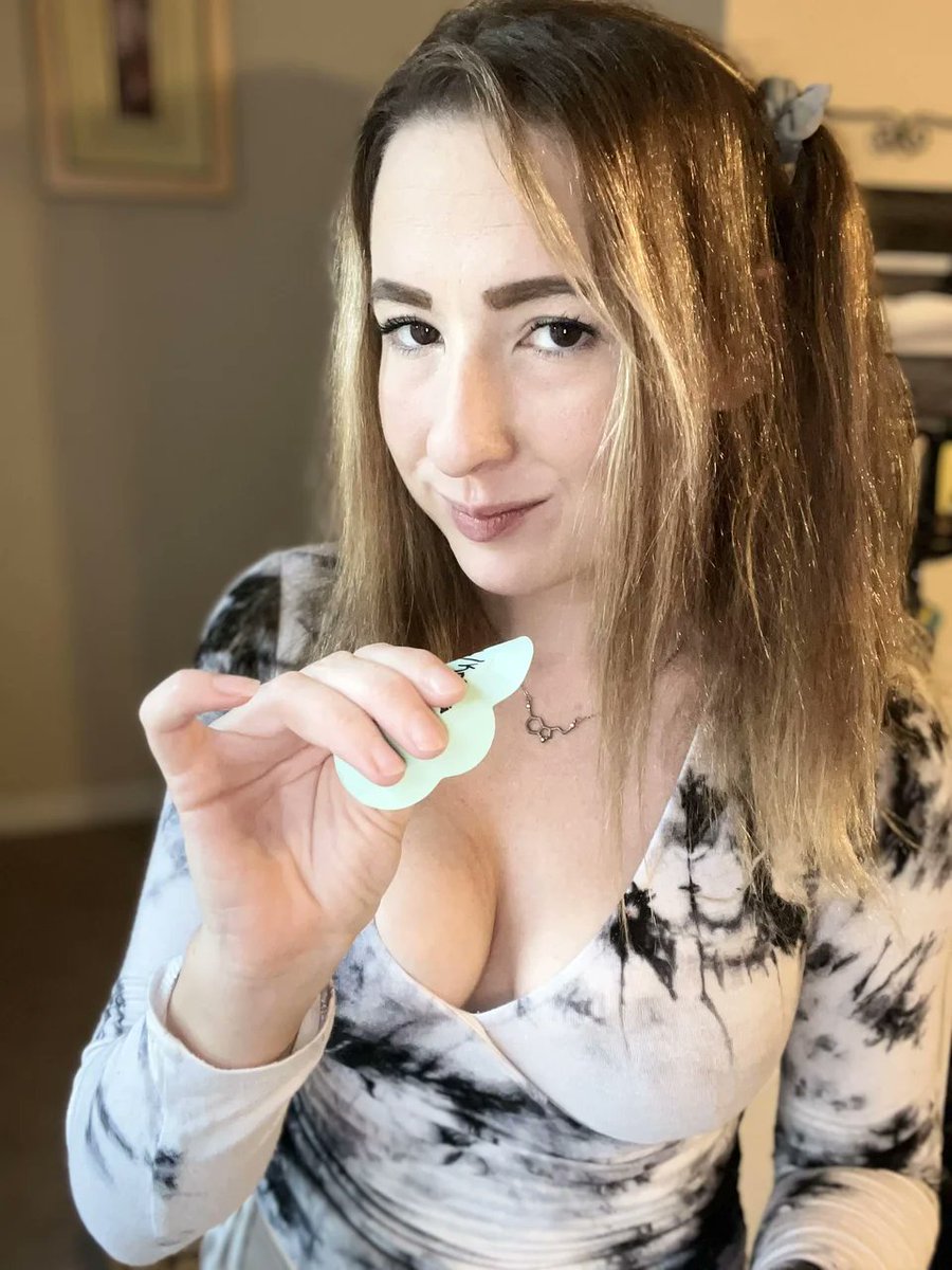 Can i see your delicious dick?