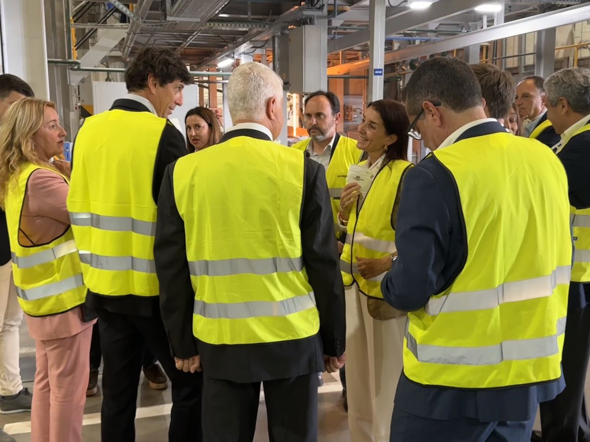 ✅La <a href="/generalitat/">Generalitat</a> impulsa la descarbonización del sector cerámico con 1,3 mill € para el proyecto #H2Frit.
La iniciativa, liderada por <a href="/ANFFECC1/">ANFFECC</a>, y apoyo <a href="/GVAinicotur/">GVA Inicotur</a> sustituye combustibles fósiles por hidrógeno verde en la fusión de fritas cerámicas
🔗comunica.gva.es/es/detalle?id=…