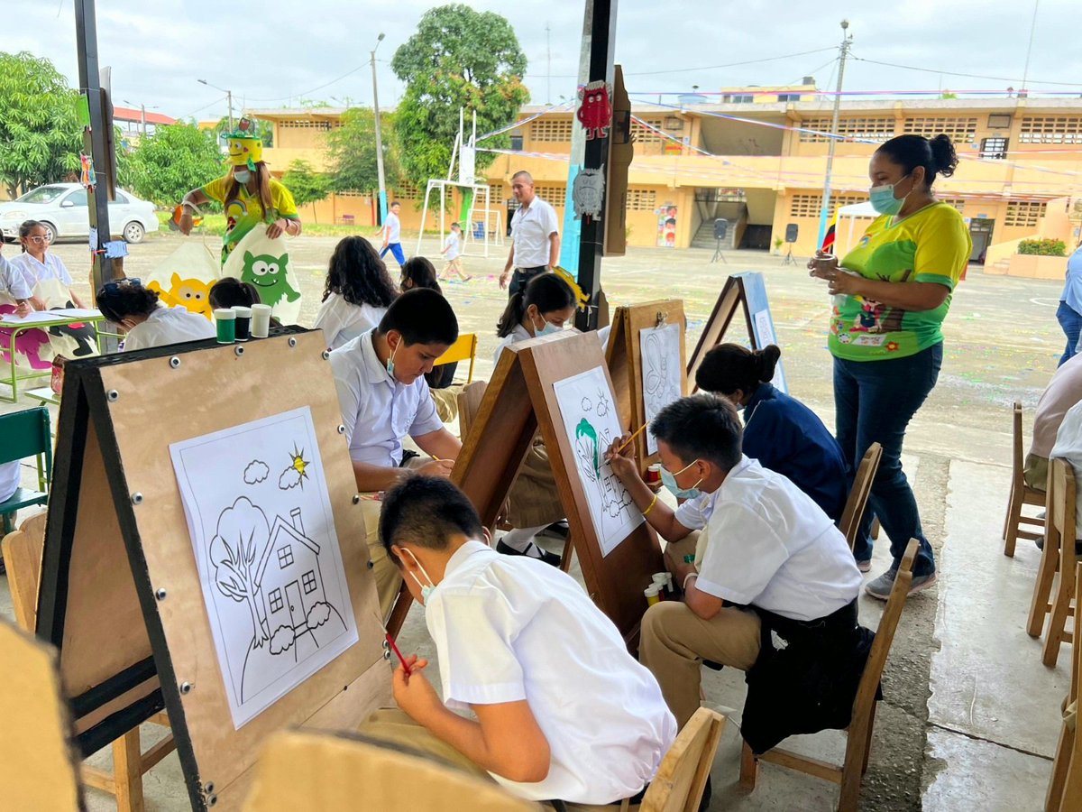 EducacionZ5_Ec's tweet photo. En la Unidad Educativa Eugenio Espejo, en Milagro, se inauguró un Patio Inclusivo, dirigido a todos los estudiantes para que puedan jugar, aprender y crecer juntos.👧🏽👦🏿
En estos espacios se fortalecen las habilidades sociales y se fomenta la empatía y respeto. ♿
#ElNuevoEcuador https://t.co/m4edVjk5ow