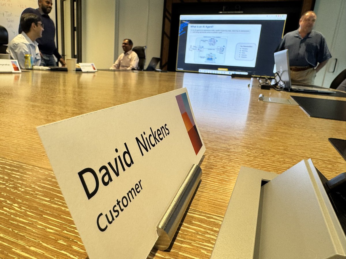 DaveNickens's tweet photo. Visiting Microsoft Innovation Hub Atlanta today with the Southern Company TO AI CoE Team! https://t.co/E01oHnDlAE