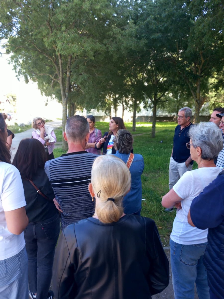 DufraisseCcile1's tweet photo. Ce soir, balade citoyenne à #Neygreneys #Minimes avec les habitants : sécurité, jardin public, voirie, stationnement… Des échanges constructifs et des réponses concrètes pour améliorer le cadre de vie. Merci pour votre mobilisation ! 🤝🌿 https://t.co/8kpSRpRgU4